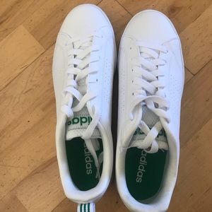 ABSOLUTELY PERFECT adidas neolabel US SIZE 7.5